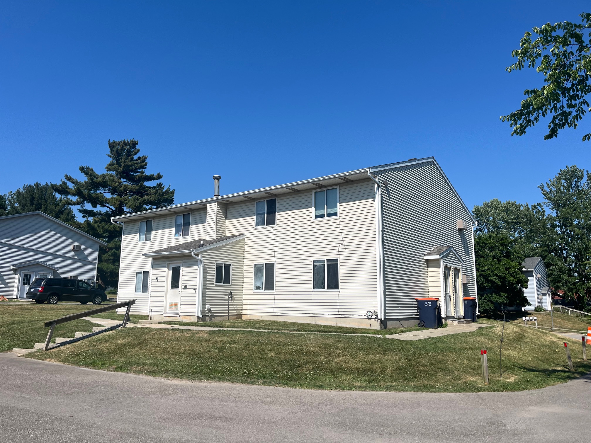 380 Oxford Court - 1